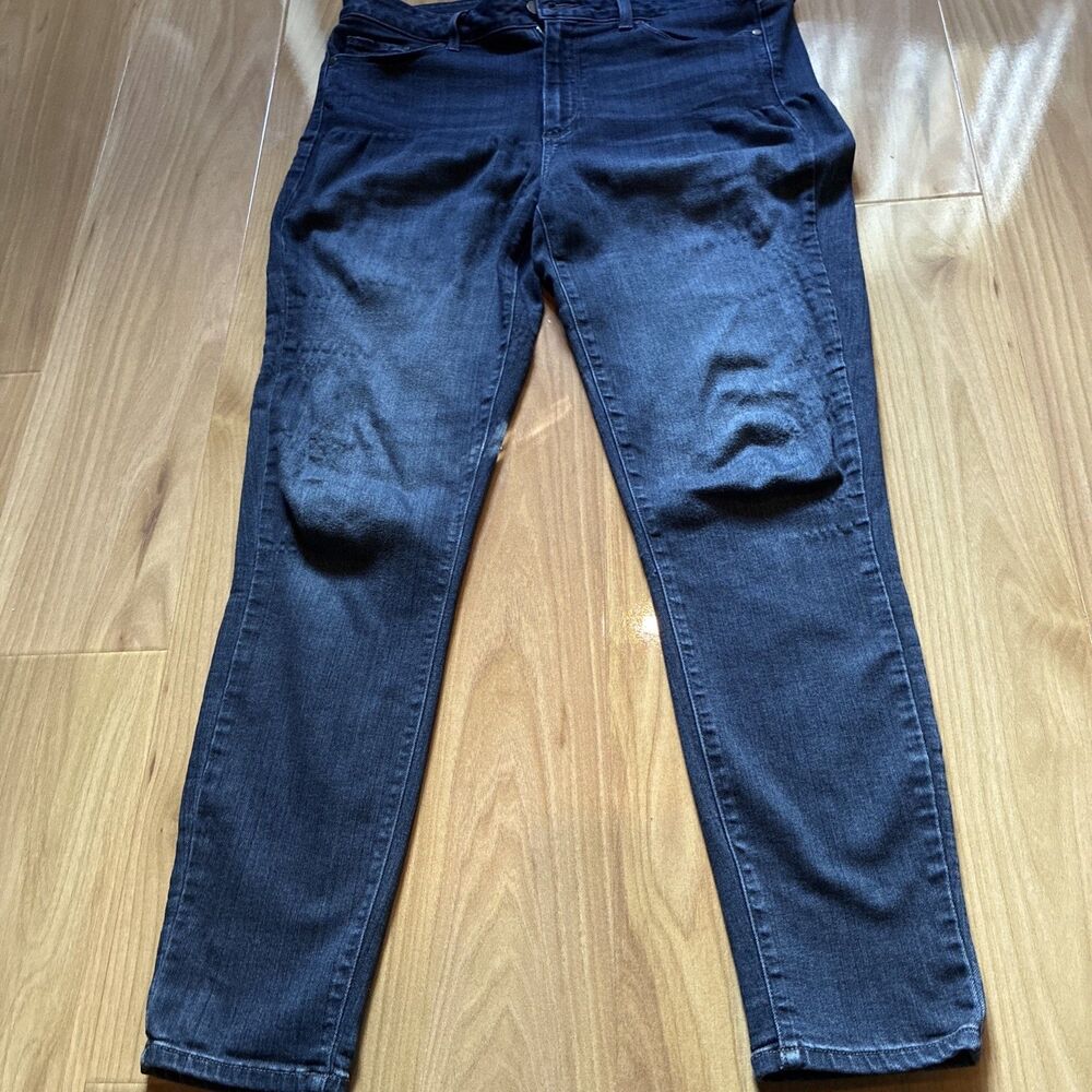 Paige Women’s Hoxton Ankle Jeans/size 32/ Dark Blue Wash